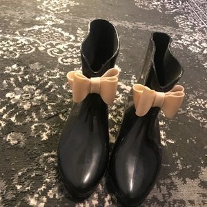 Black and Pink rubber ankle rain boots